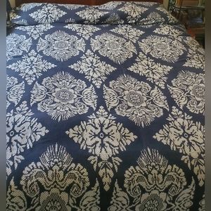 Vintage Victorian Style Bedspread